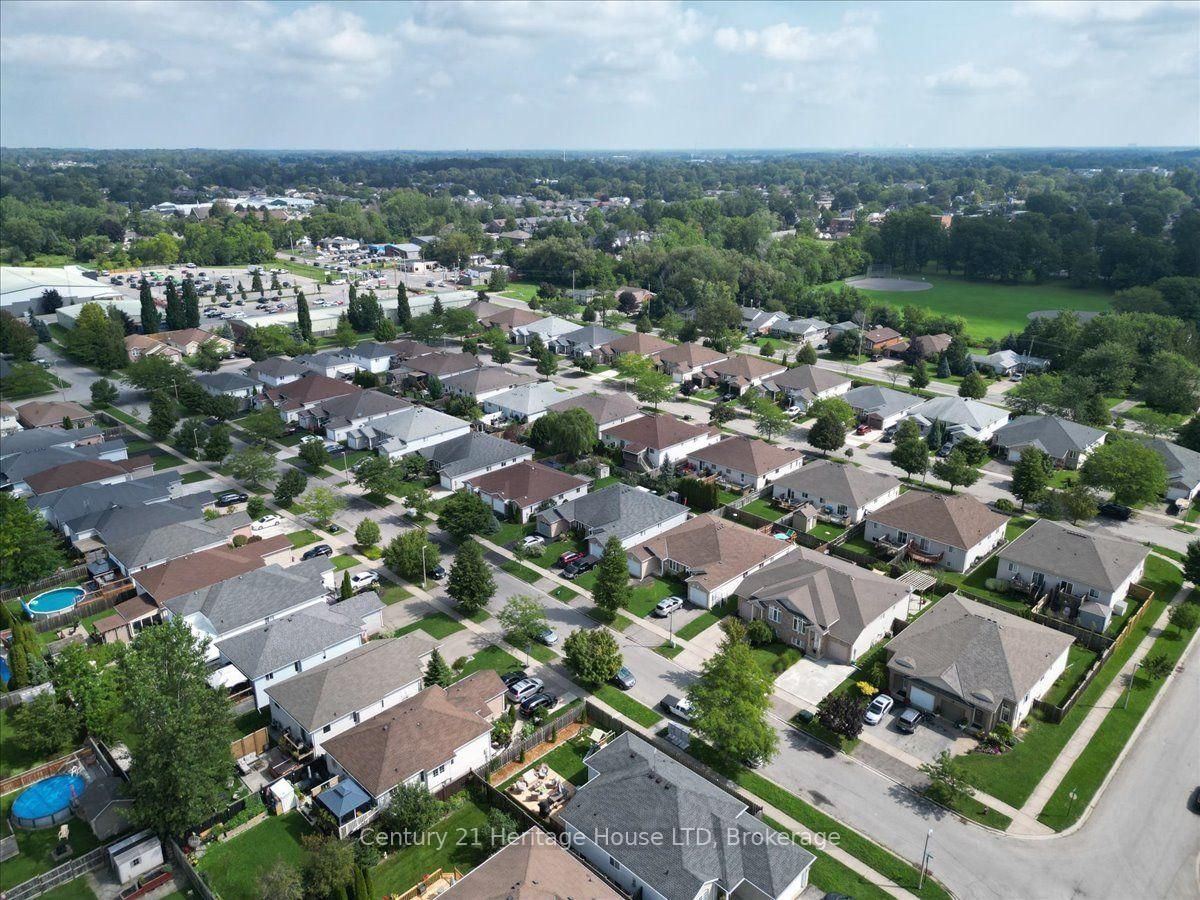 210 Oakcrest Avenue • Welland, ON photo 41