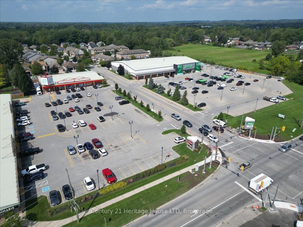 210 Oakcrest Avenue • Welland, ON photo 46