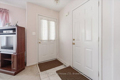 210 Oakcrest Avenue • Welland, ON photo 5