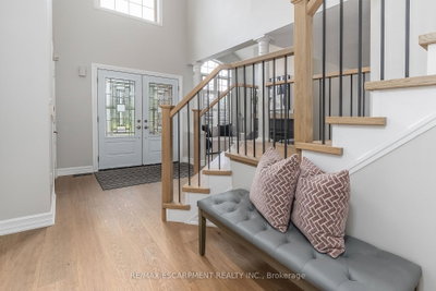 90 Surrey Drive • Hamilton, ON photo 5