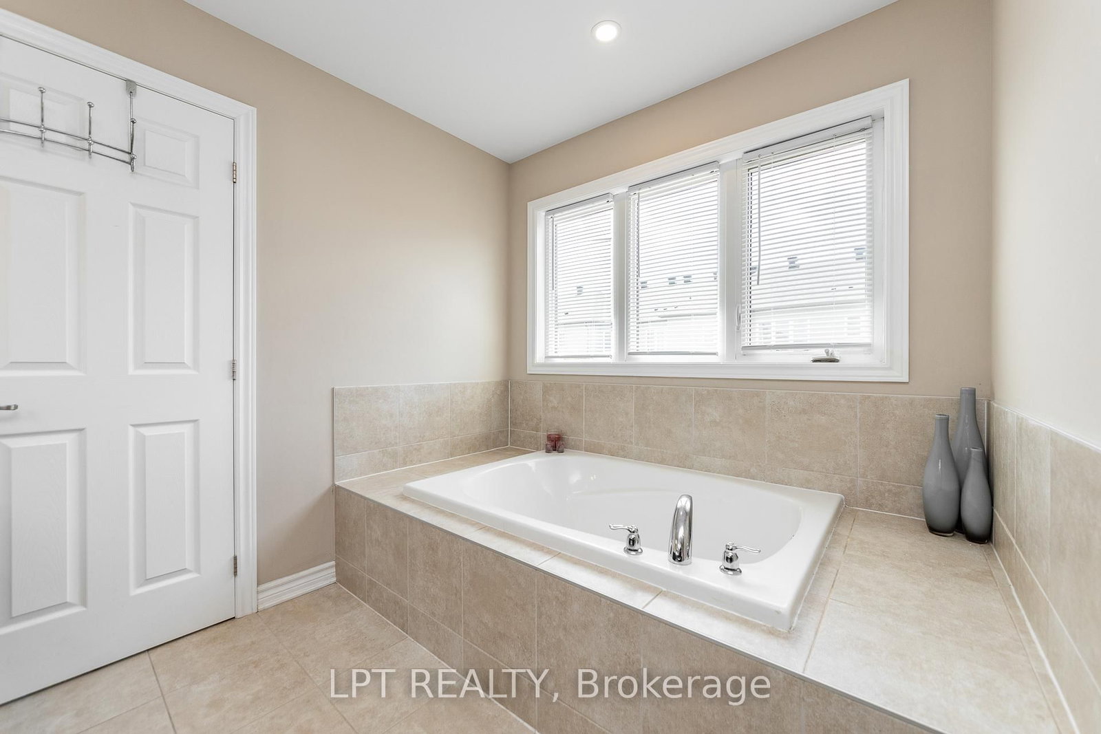 908 Pedigree Street • Stittsville, ON photo 20