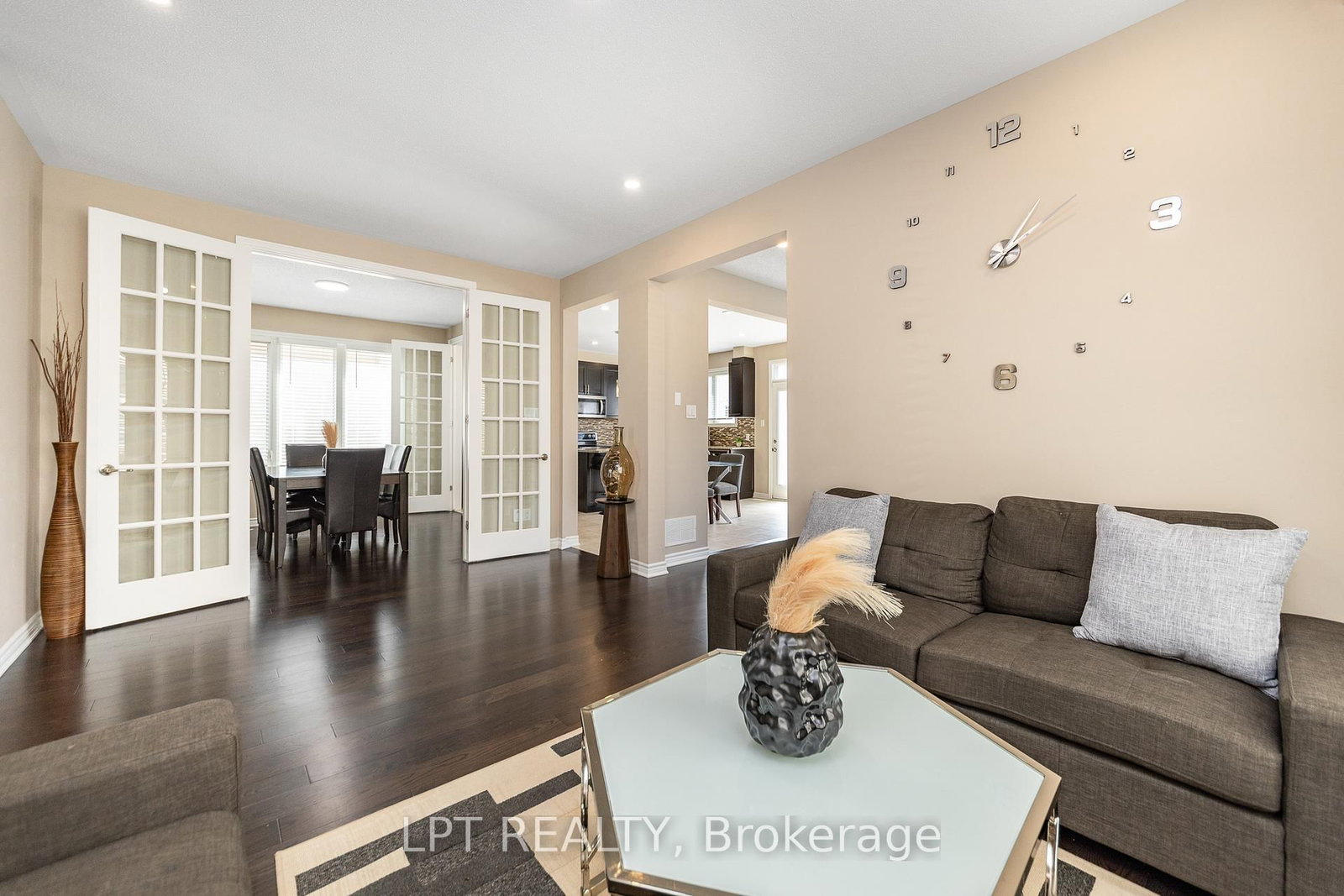 908 Pedigree Street • Stittsville, ON photo 4