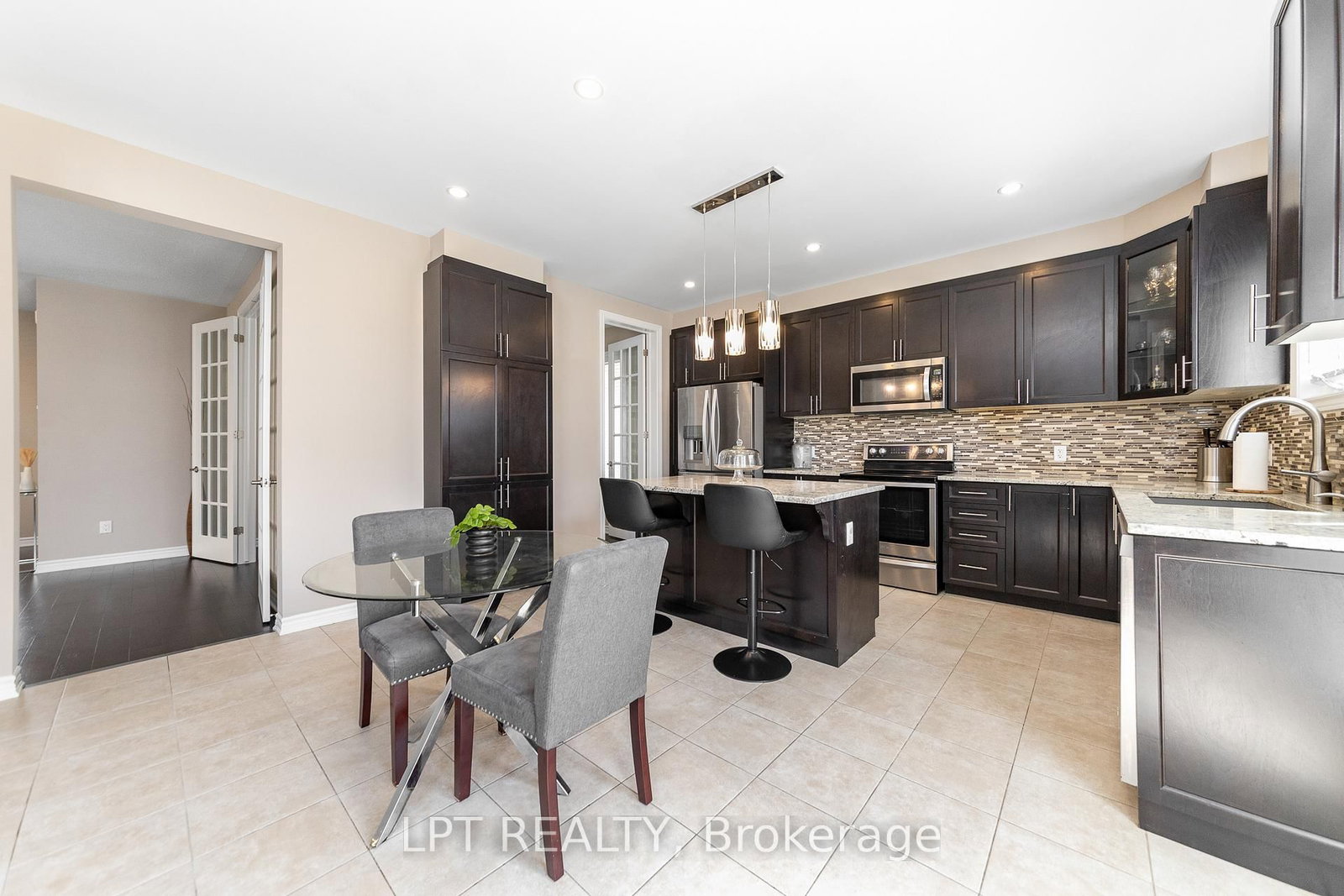 908 Pedigree Street • Stittsville, ON photo 6