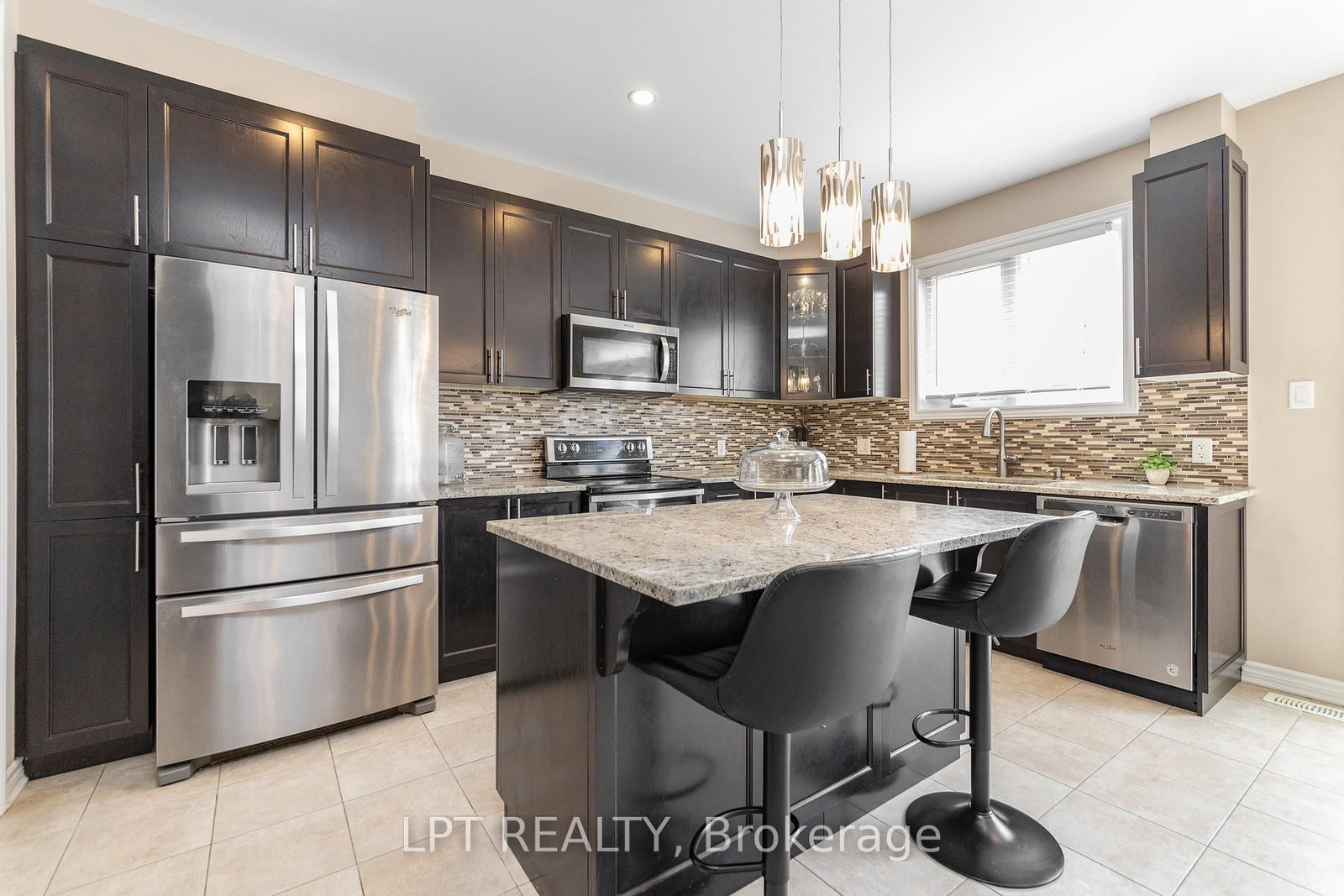 908 Pedigree Street • Stittsville, ON photo 8