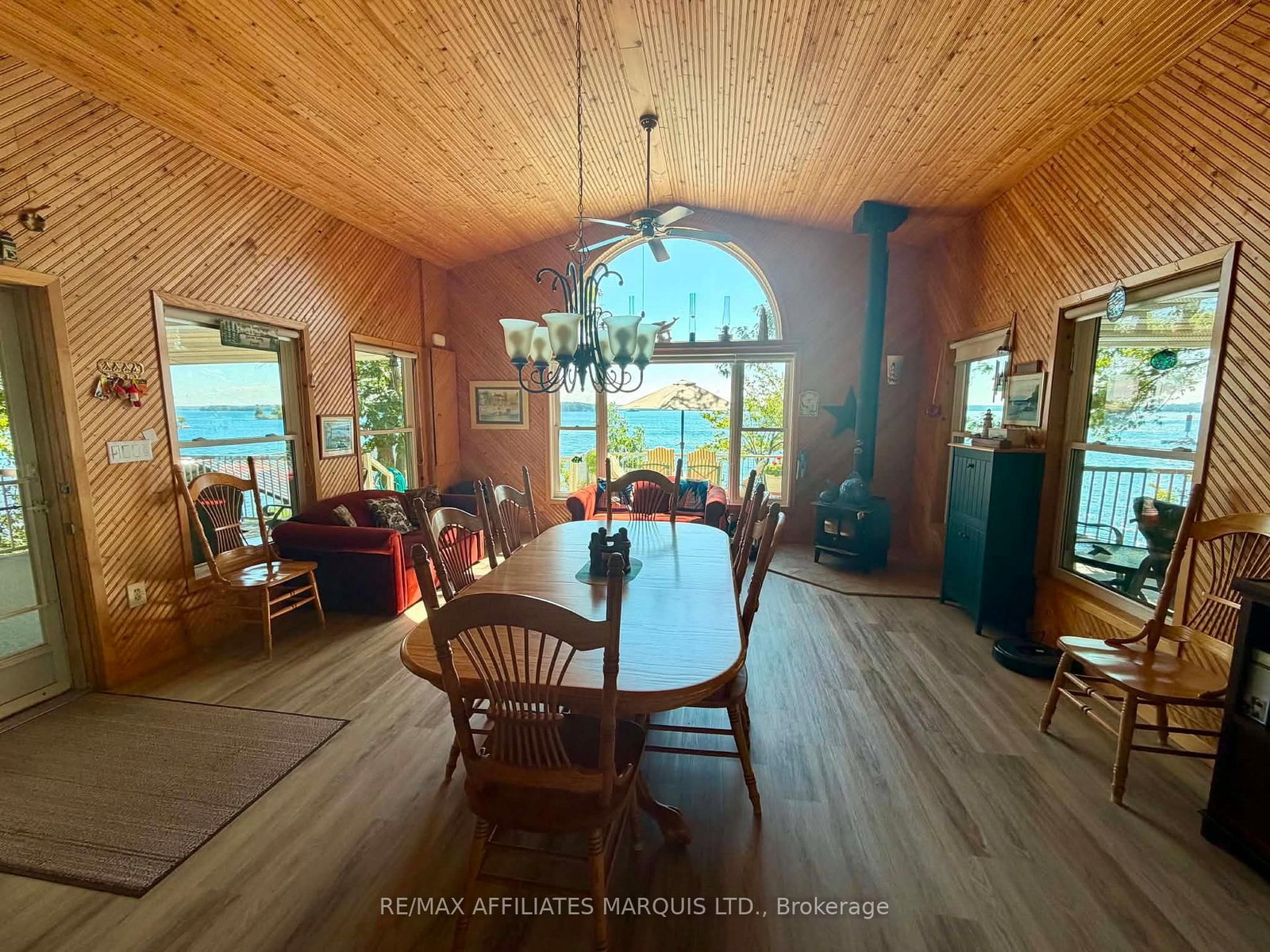 1 Island 49 Island • Leeds and the Thousand Islands, ON photo 15