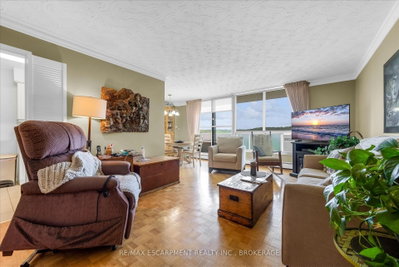 35 Towering Heights Boulevard • #1007 • St. Catharines, ON photo 4
