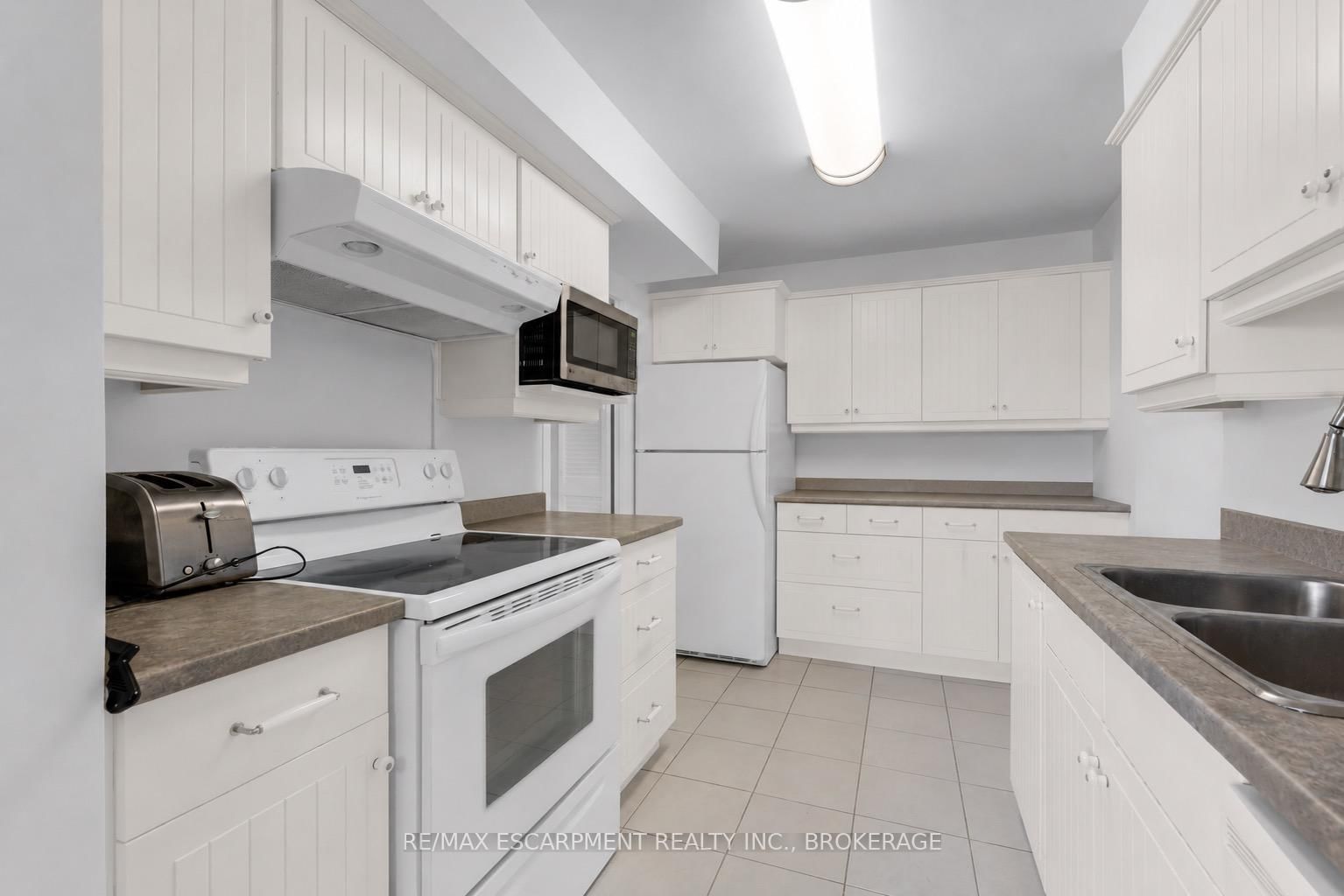 35 Towering Heights Boulevard • #1007 • St. Catharines, ON photo 5