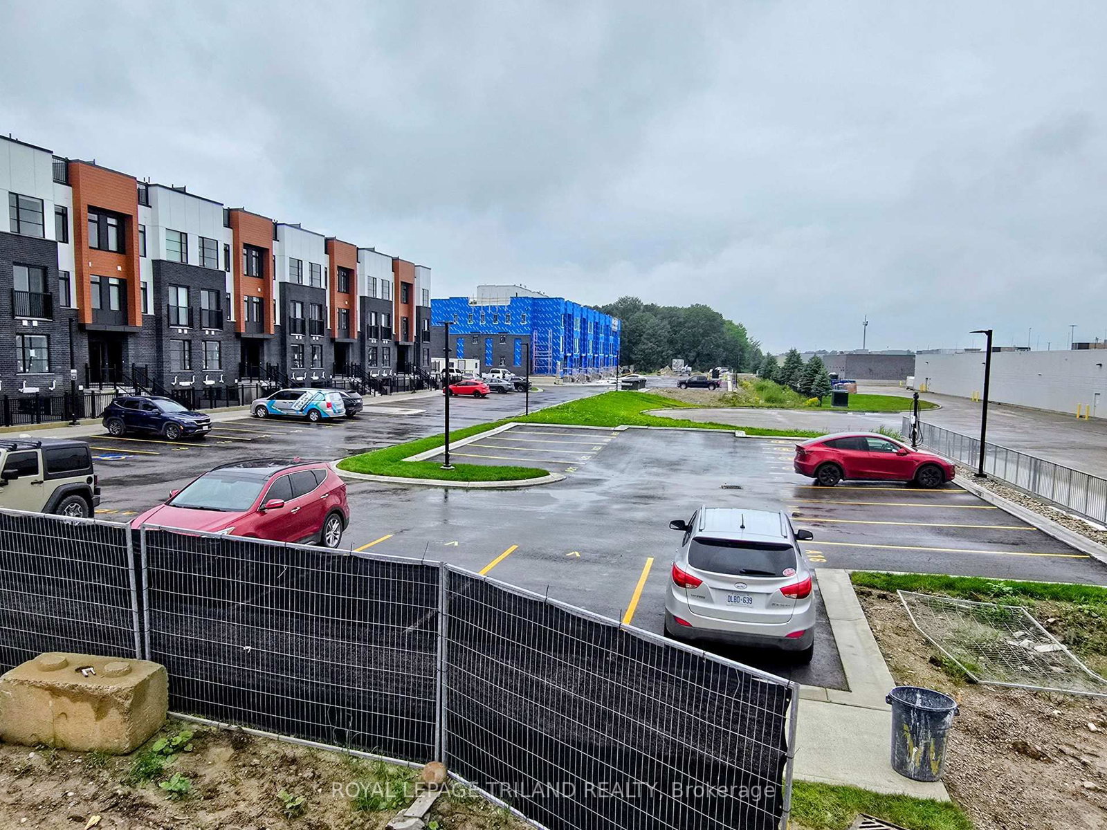 1899 Dalmagarry Road • London North, ON photo 5