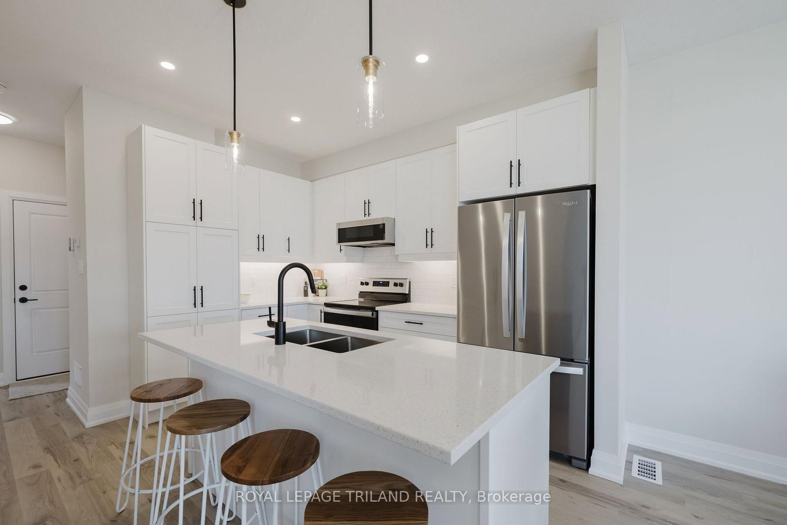 1893 Dalmagarry Road • London North, ON photo 15