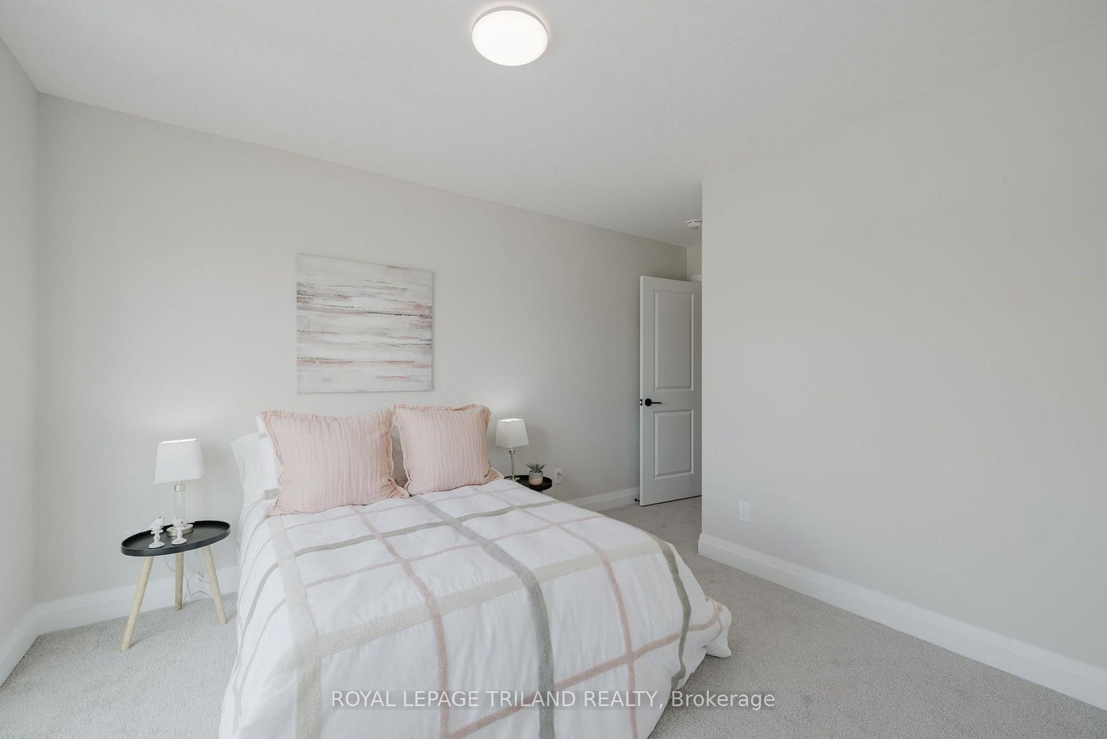 1893 Dalmagarry Road • London North, ON photo 33