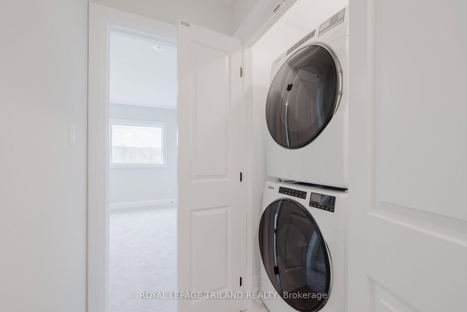 1893 Dalmagarry Road • London North, ON photo 35