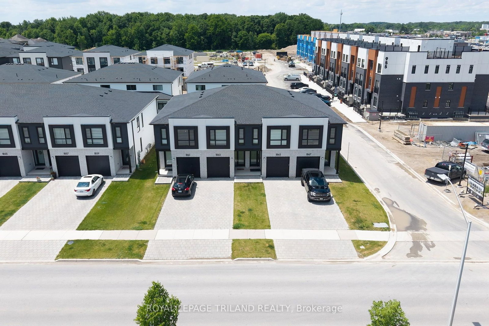 1893 Dalmagarry Road • London North, ON photo 6