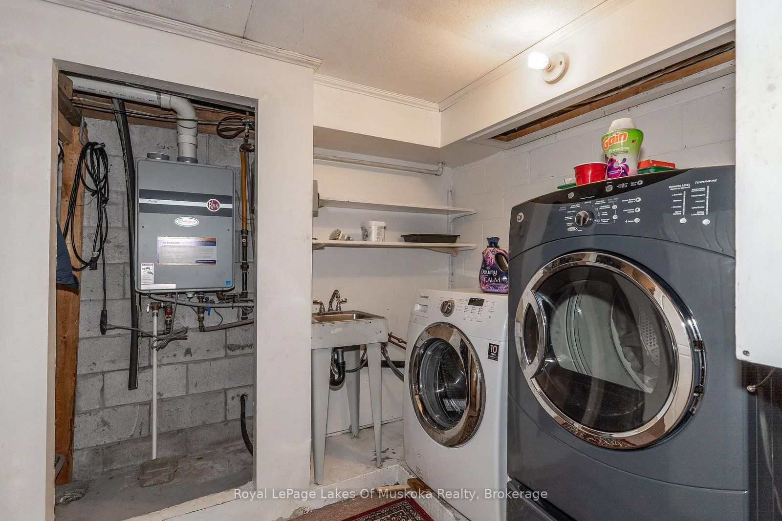 230 Lakeview Avenue • Gravenhurst, ON photo 27