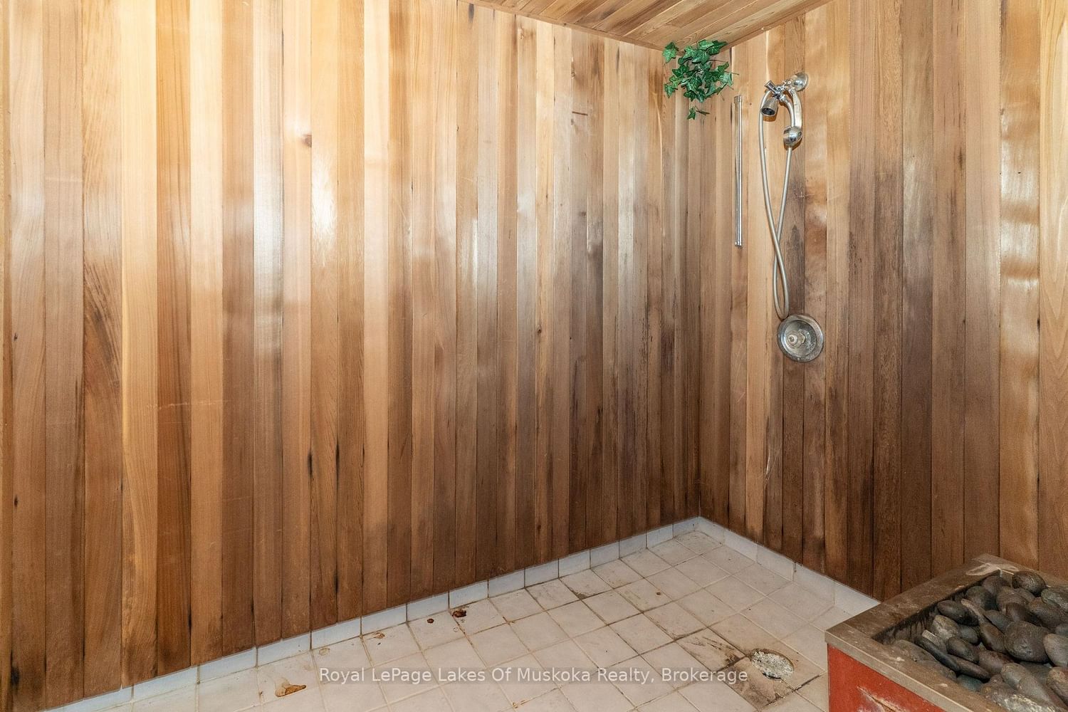230 Lakeview Avenue • Gravenhurst, ON photo 30