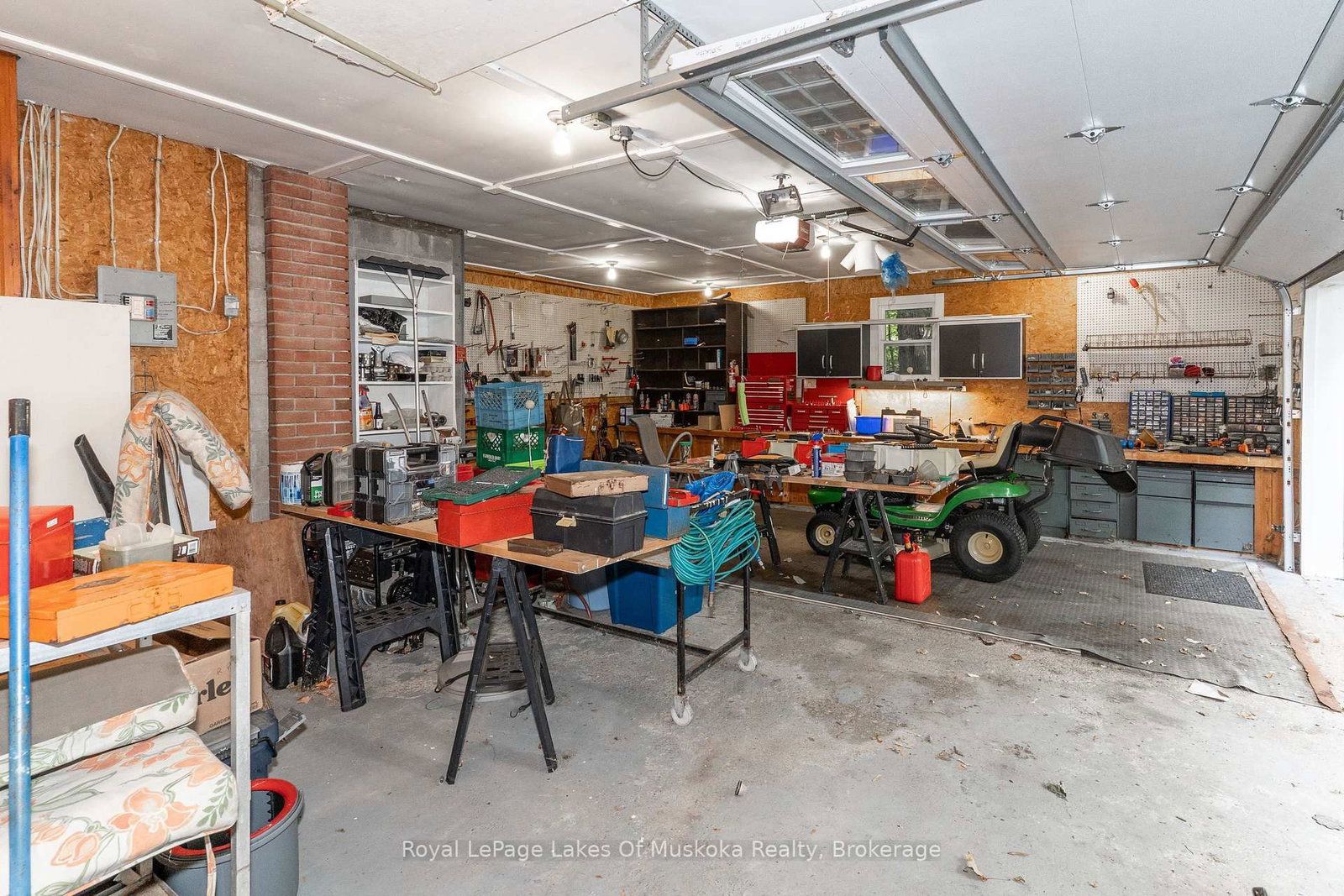 230 Lakeview Avenue • Gravenhurst, ON photo 34