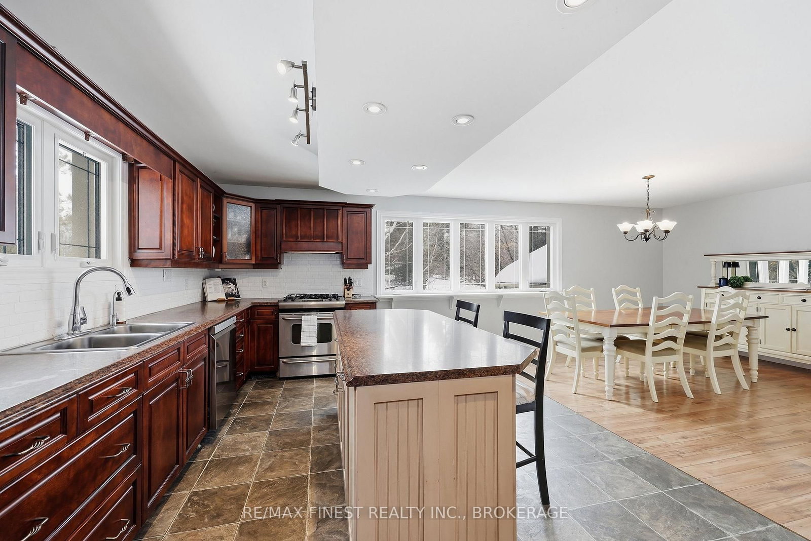 2518 Rideau Ferry Road • Perth, ON photo 10