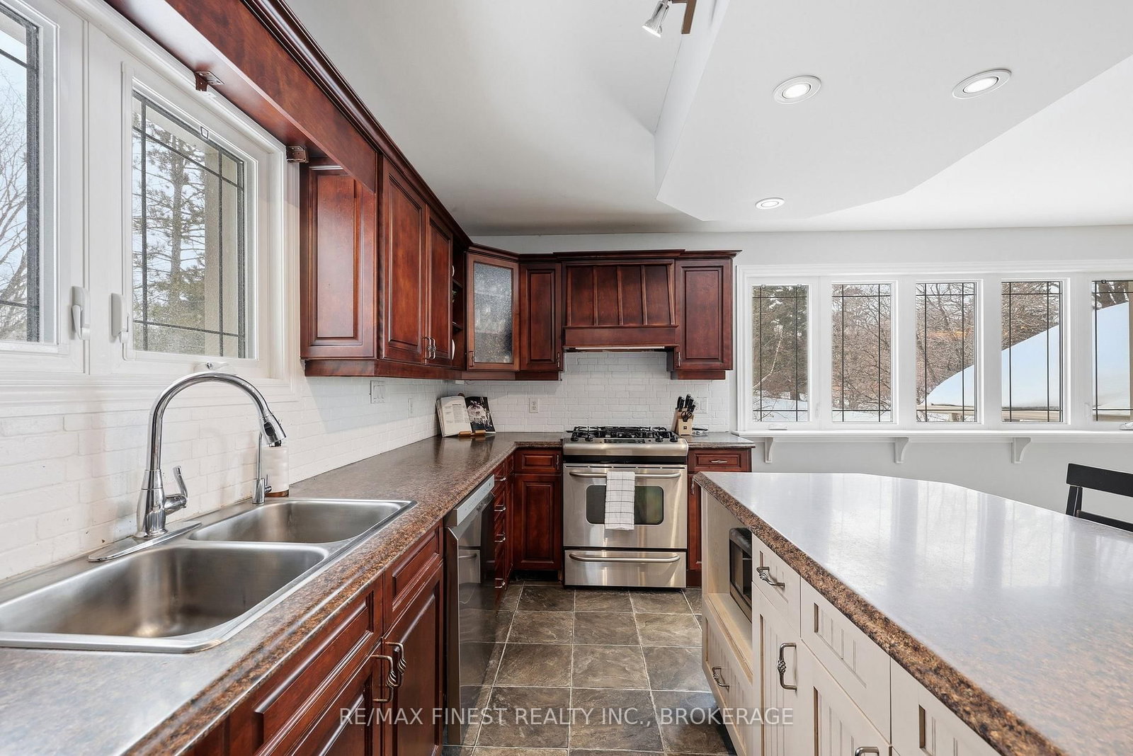 2518 Rideau Ferry Road • Perth, ON photo 11