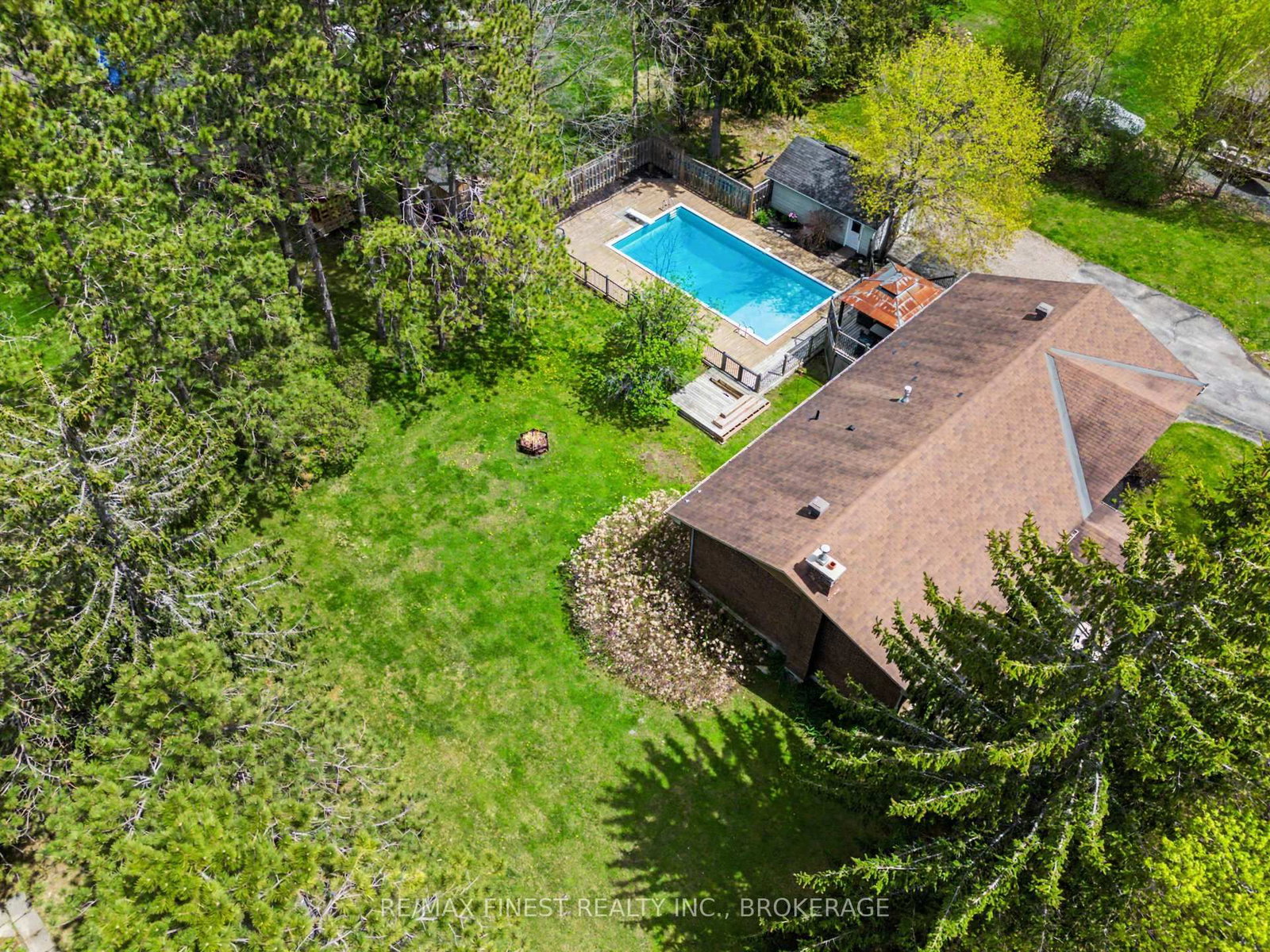 2518 Rideau Ferry Road • Perth, ON photo 2