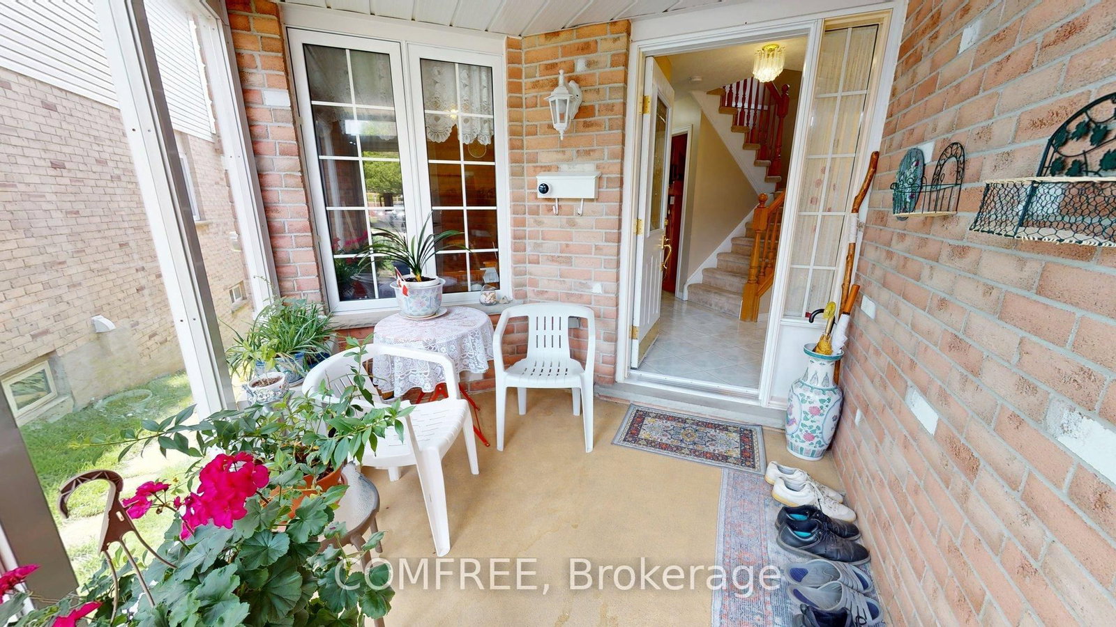 115 Resurrection Drive • Kitchener, ON photo 3