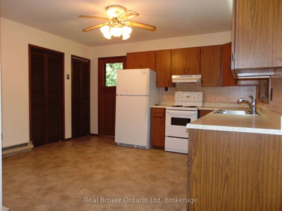 14 Emerson Avenue S • South Bruce Peninsula, ON photo 5