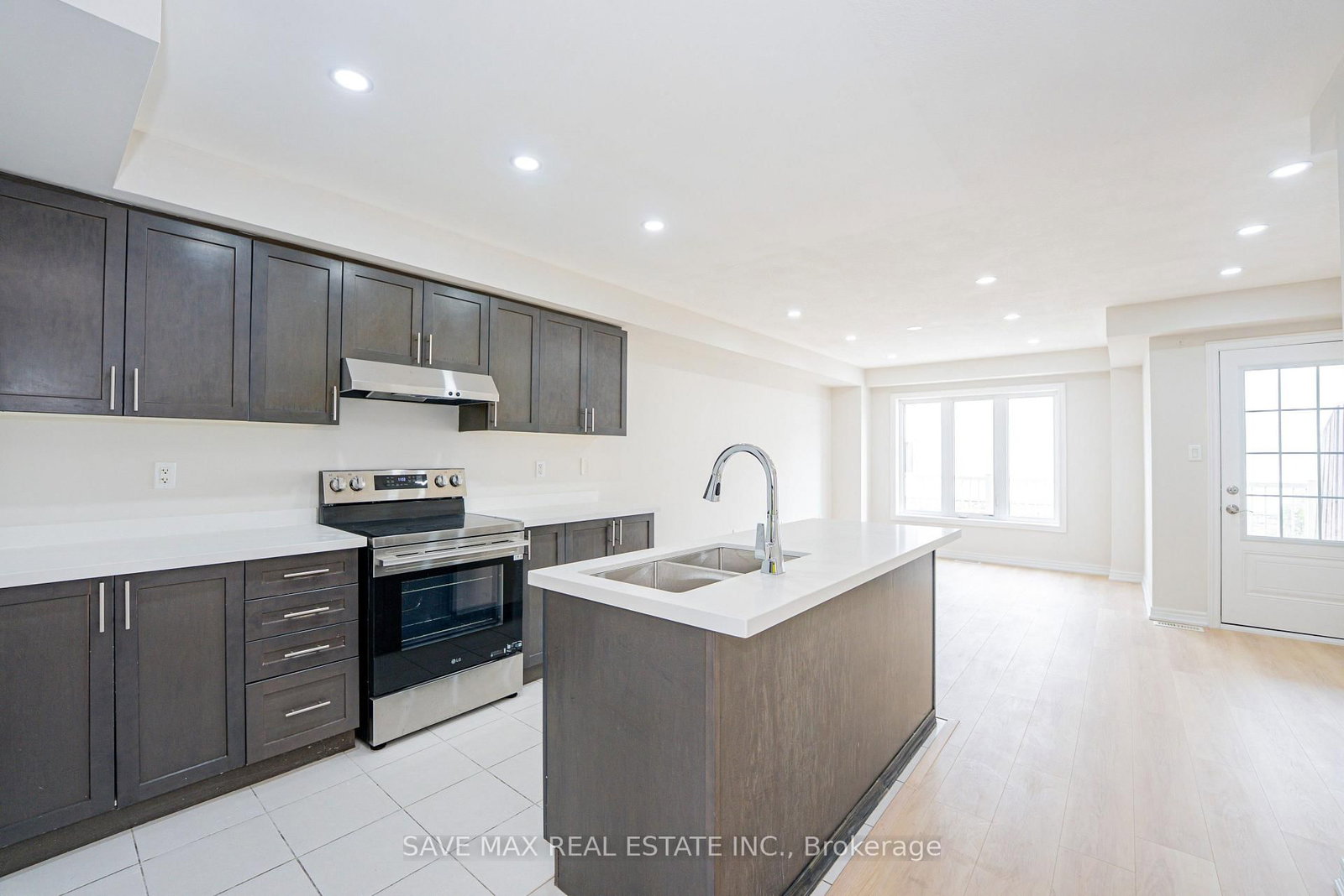 410 Linden Drive • Cambridge, ON photo 2