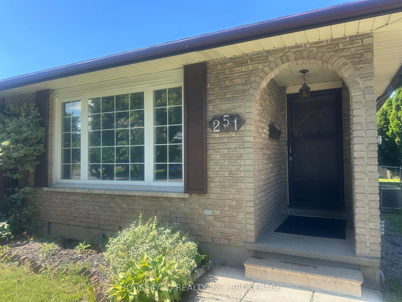 251 St Augustine Drive NE
