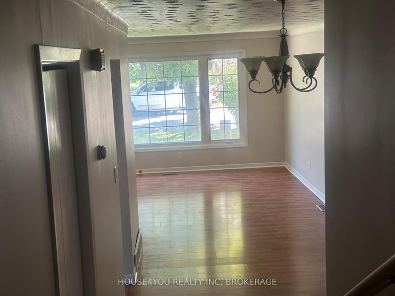 251 St Augustine Drive NE