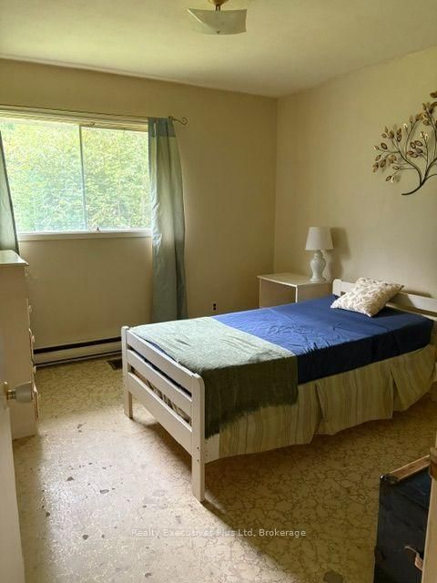 26 High Street W • Strong, ON photo 12