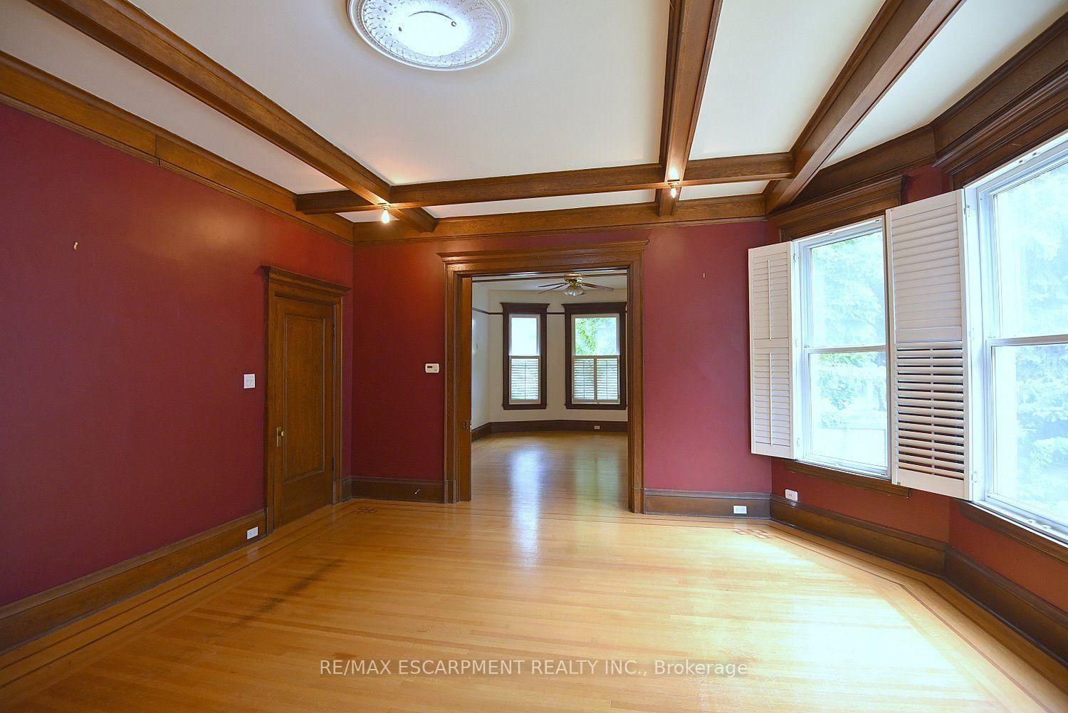 34 HOLTON Avenue S • Hamilton, ON photo 11
