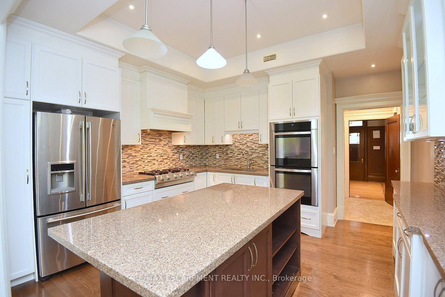 34 HOLTON Avenue S • Hamilton, ON photo 13