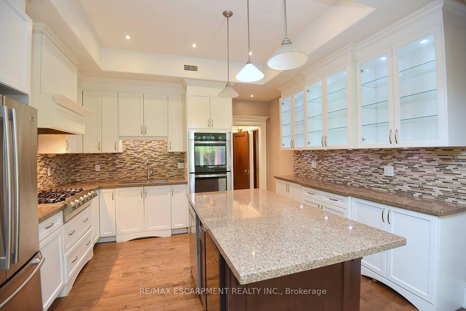 34 HOLTON Avenue S • Hamilton, ON photo 14