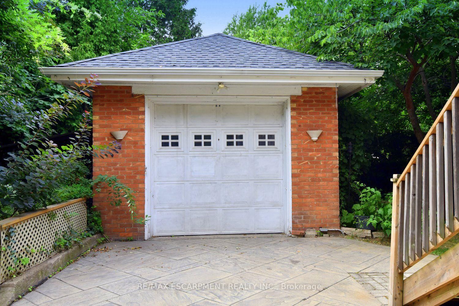 34 HOLTON Avenue S • Hamilton, ON photo 39