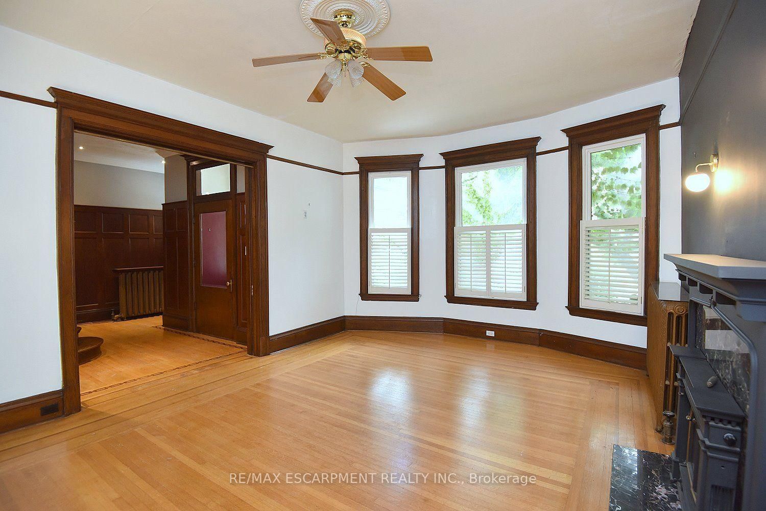 34 HOLTON Avenue S • Hamilton, ON photo 8