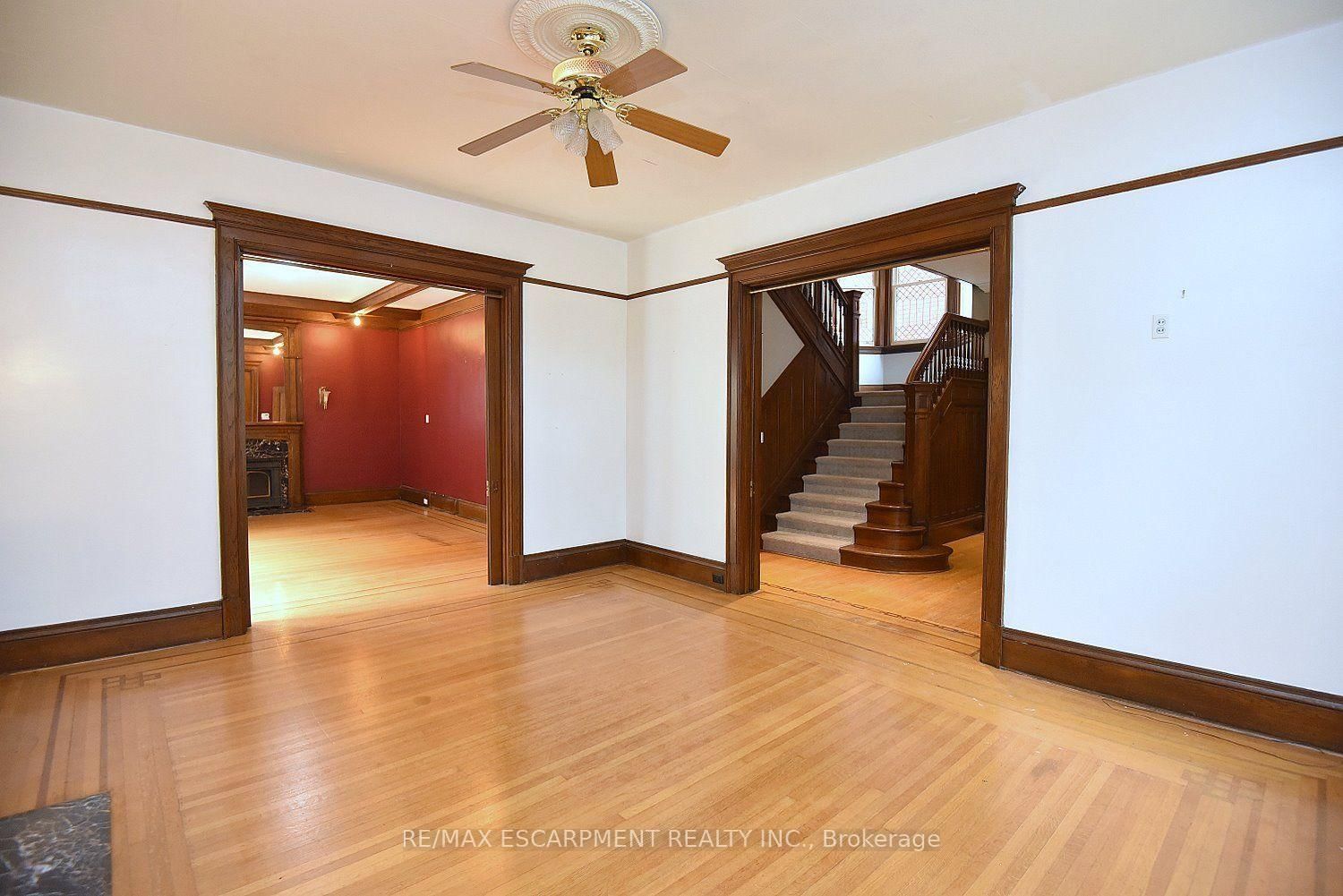 34 HOLTON Avenue S • Hamilton, ON photo 9