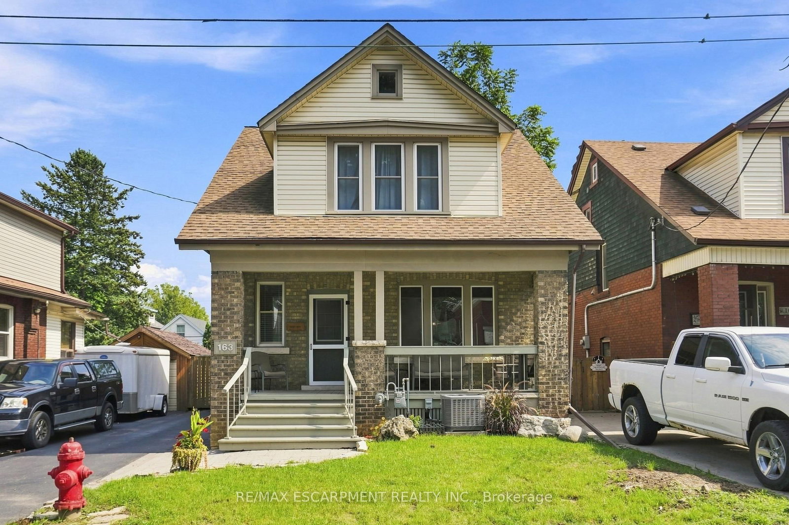 163 Grosvenor Avenue S • Hamilton, ON photo 2