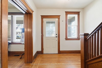 163 Grosvenor Avenue S • Hamilton, ON photo 7