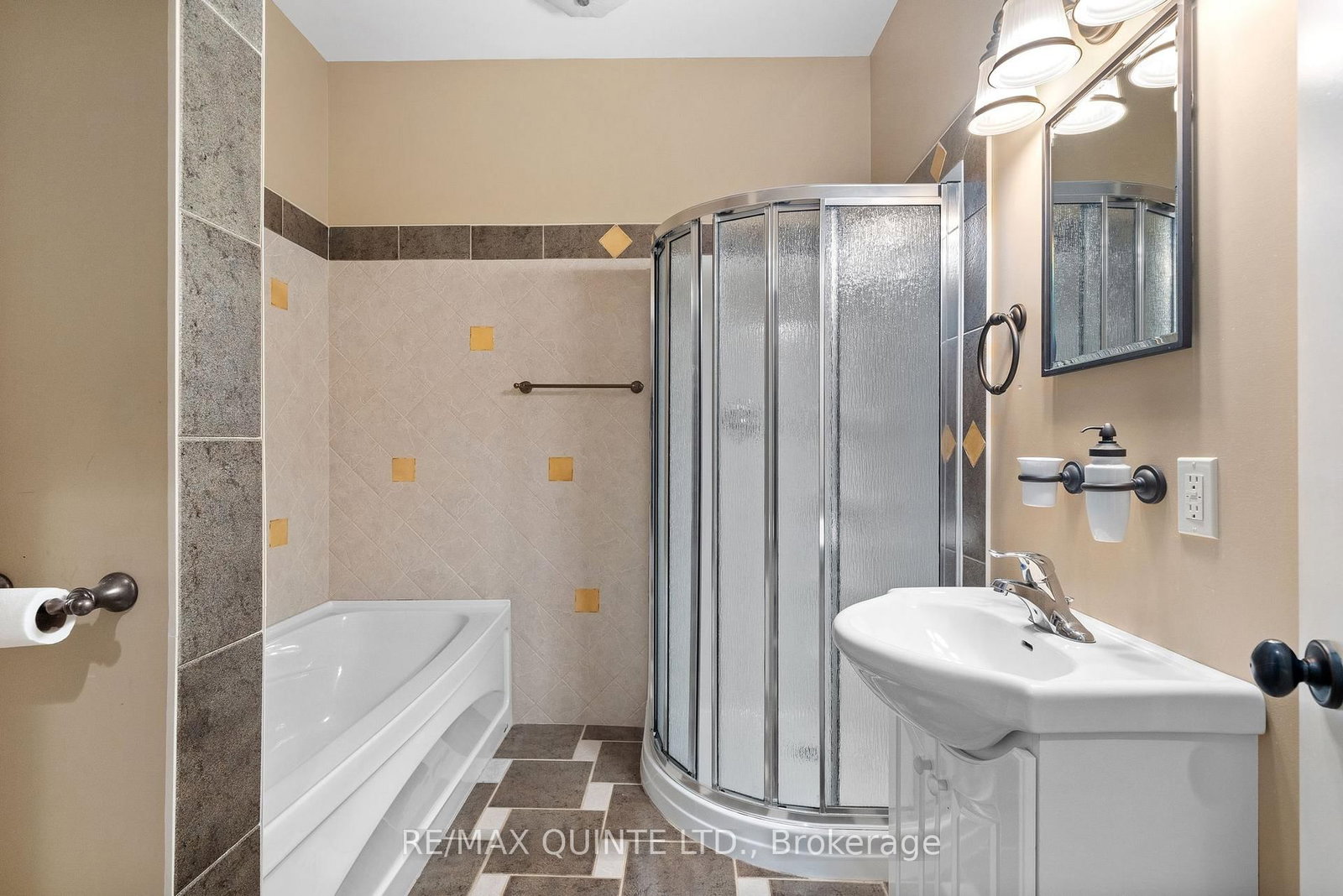 229 Main Street • Prince Edward County, ON photo 43