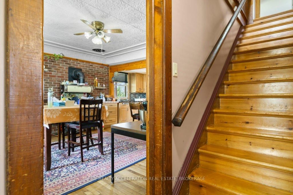 595 Craigen Road • Newburgh, ON photo 5