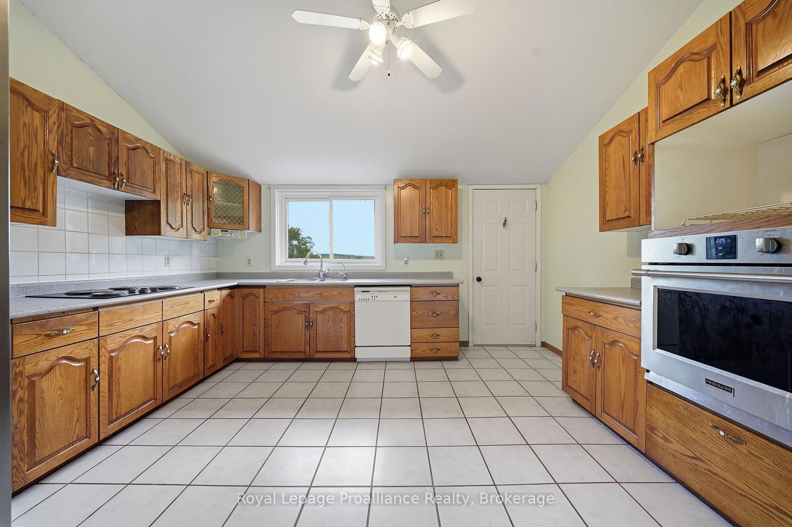 555 Bethel Road • Stirling, ON photo 12