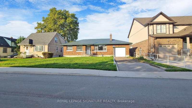 Bsmt - 127 Moffatt Street