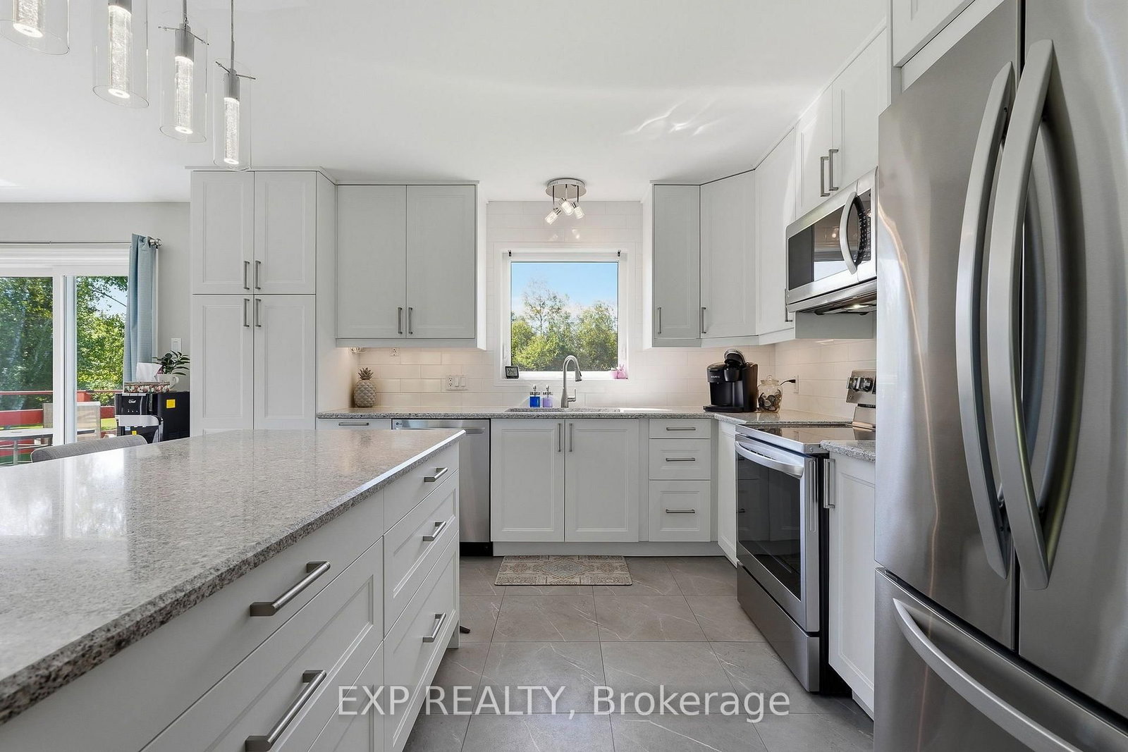 120 St Thomas Road • Russell, ON photo 11