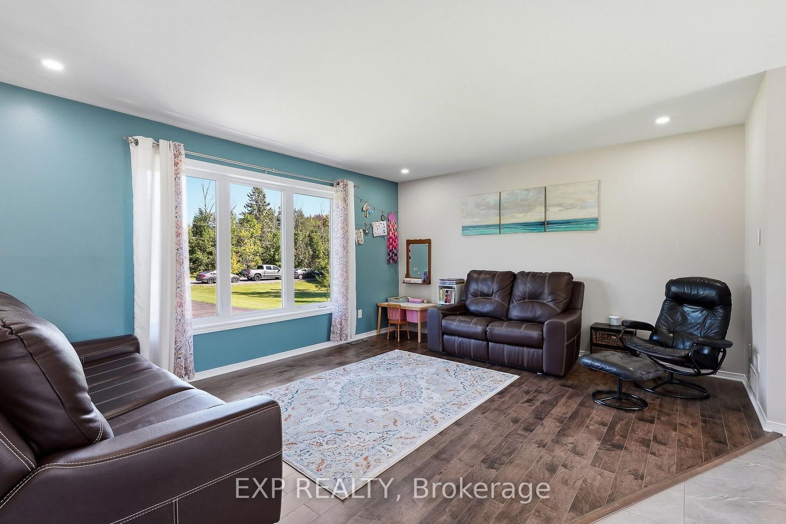 120 St Thomas Road • Russell, ON photo 5