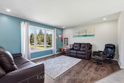 120 St Thomas Road • Russell, ON photo 5