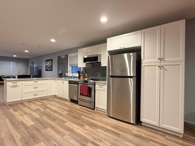 101 GRASSLAND Grove