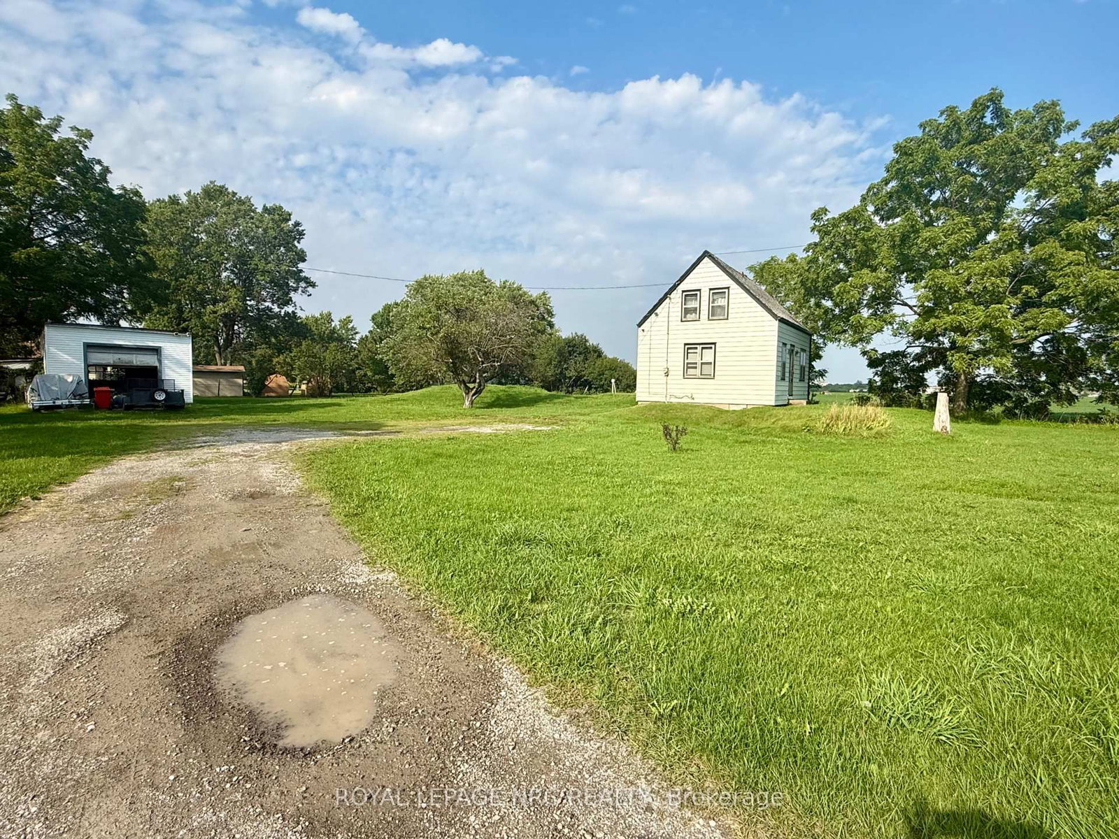 735 Main Street W • Port Colborne, ON photo 3