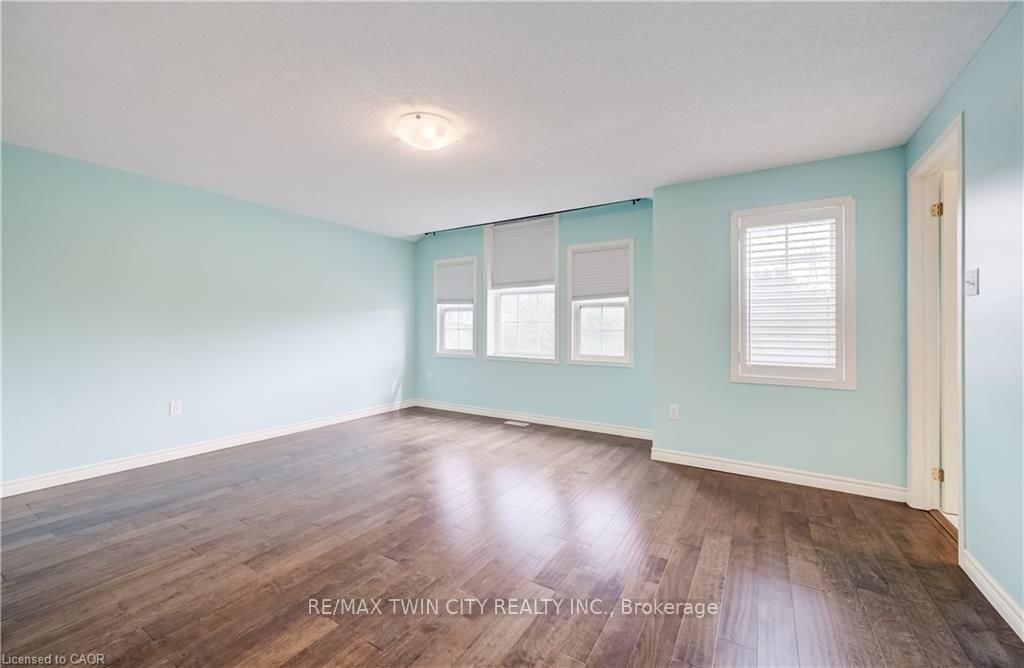 508 VERONICA Drive • Kitchener, ON photo 16