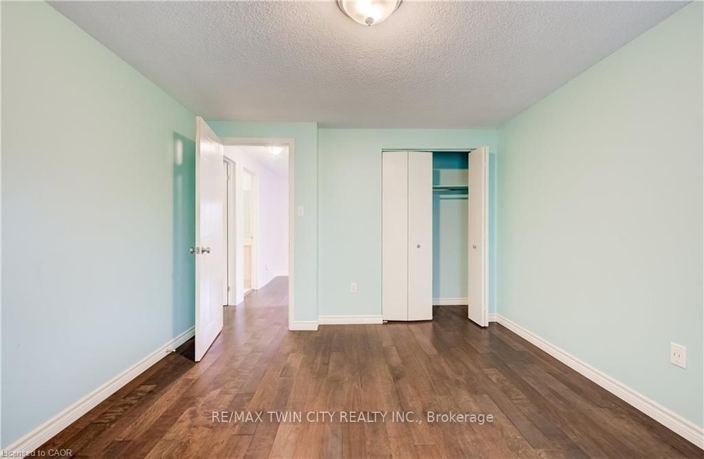508 VERONICA Drive • Kitchener, ON photo 19