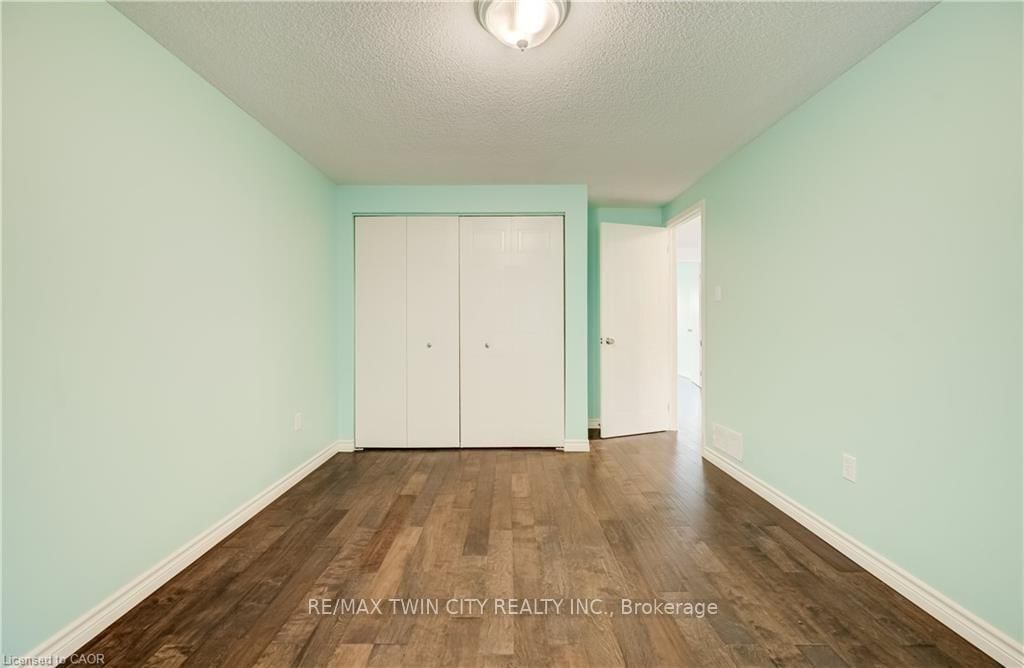 508 VERONICA Drive • Kitchener, ON photo 21