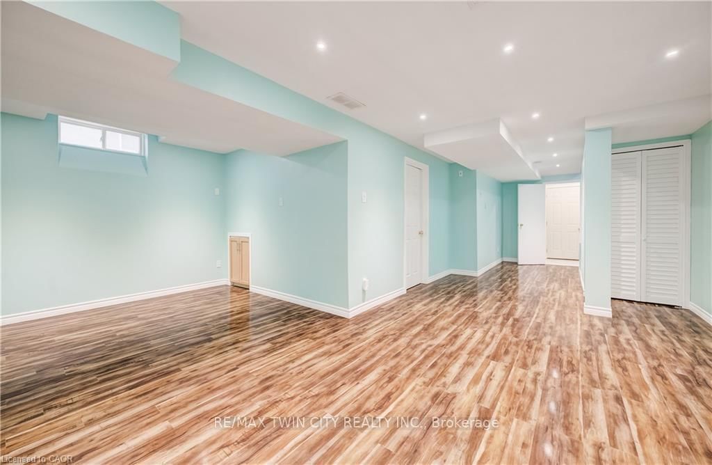508 VERONICA Drive • Kitchener, ON photo 26