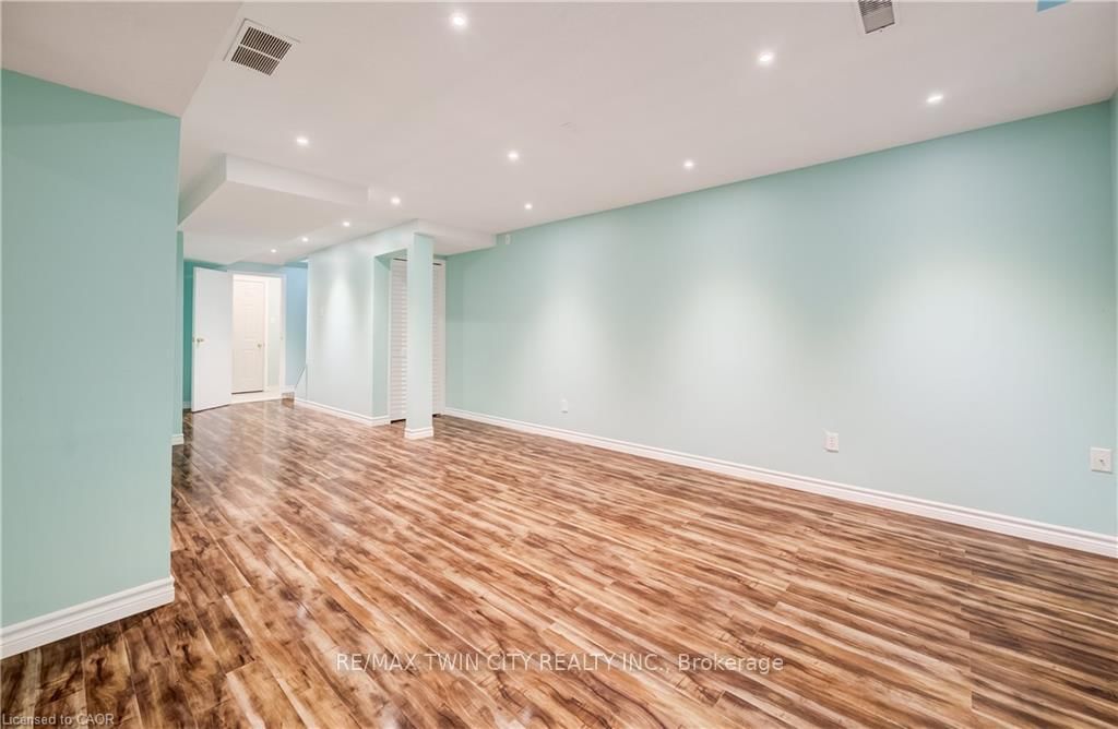 508 VERONICA Drive • Kitchener, ON photo 27